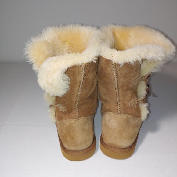 Cozy Steps Genuine Sheepskin 2 Side Buttons Booties Size 8 Brown/Cream - Picture 8 of 10
